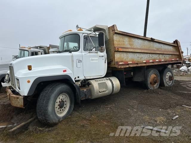 Mack RD688S 傾卸式卡車