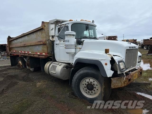 Mack RD688S 傾卸式卡車