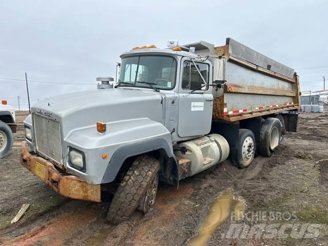 Mack RD688S 傾卸式卡車
