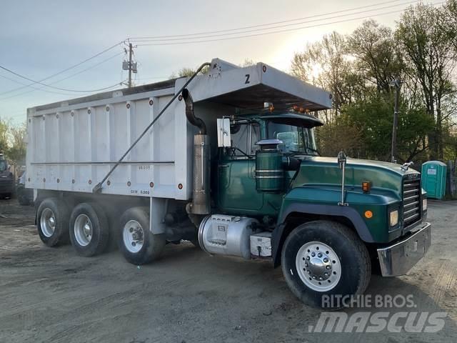 Mack RD688S 傾卸式卡車