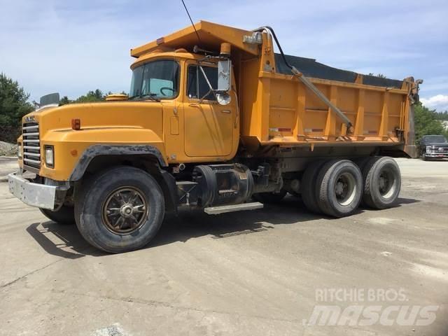 Mack RD688S 傾卸式卡車