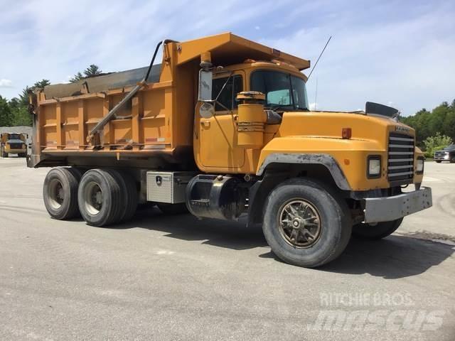 Mack RD688S 傾卸式卡車