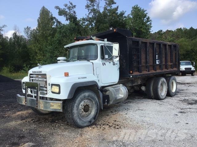Mack RD688S 傾卸式卡車