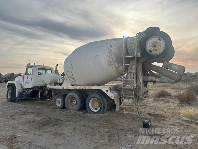 Mack RD690S 其他貨車