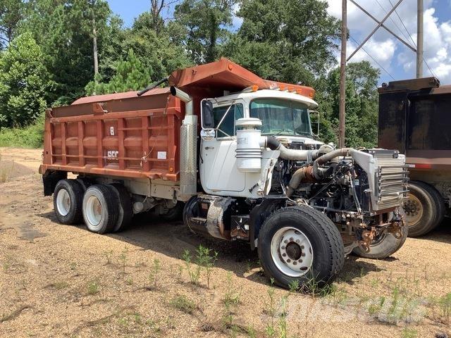 Mack RD690S 傾卸式卡車