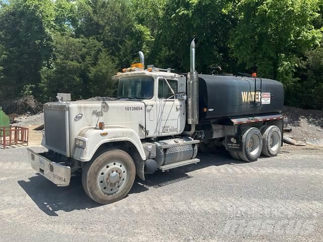 Mack RW613 水車