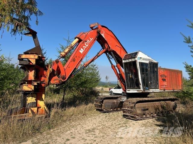 Madill 3200B 伐木歸堆機