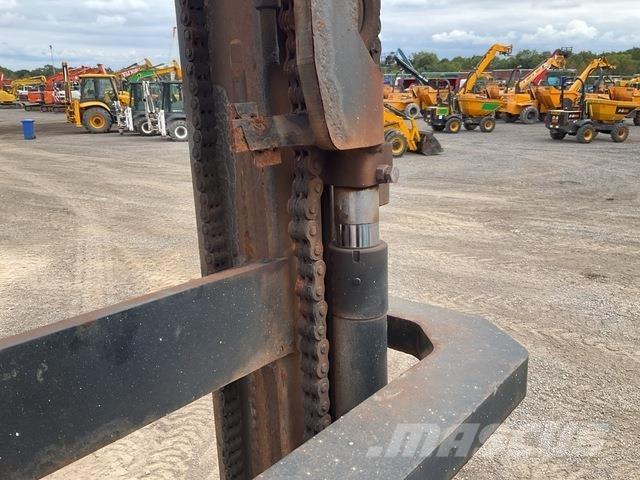 Manitou M26-4 越野車