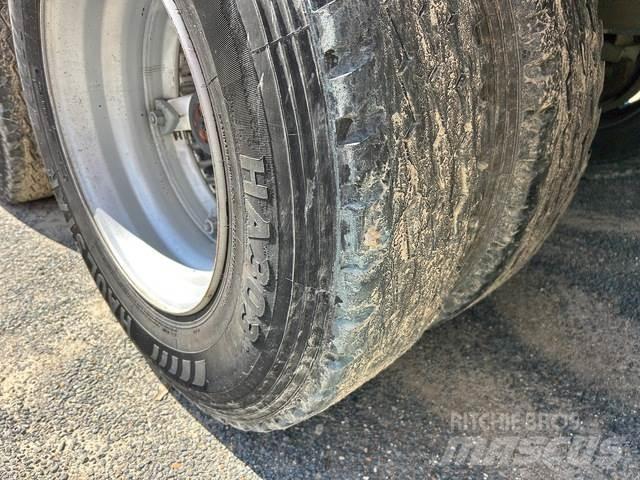 MaxiTrans  篷布拖車