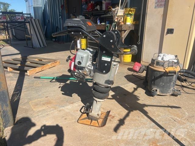 MBW R422 砸道機/夯實機