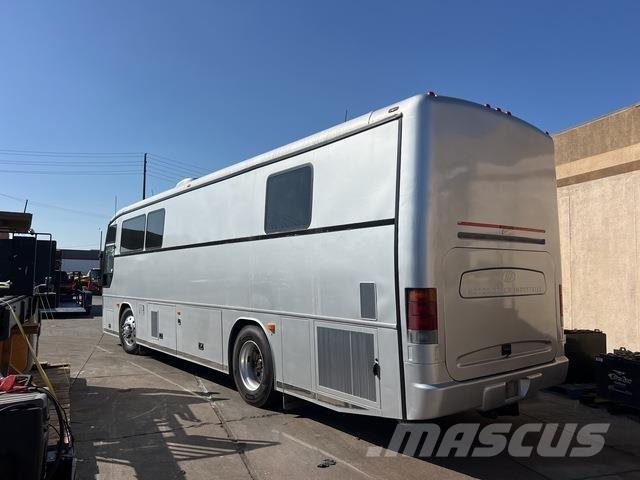 MCI F3500 露營車和有篷卡車