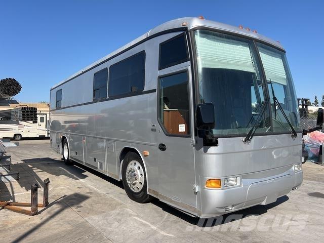 MCI F3500 露營車和有篷卡車