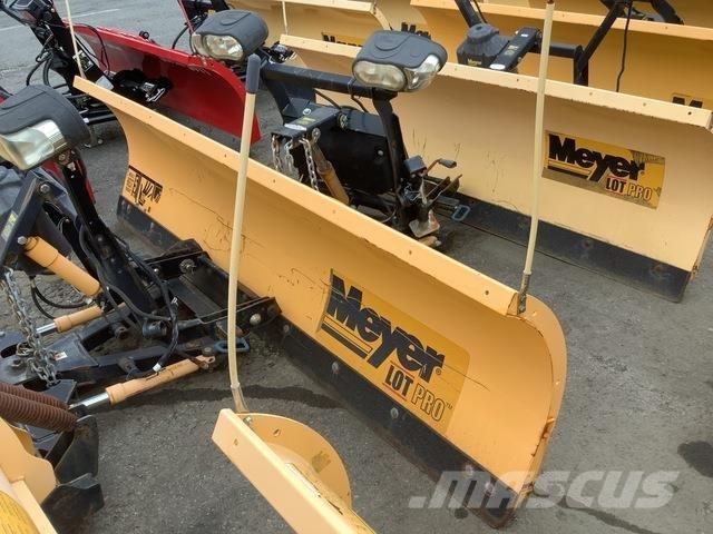 Meyer LP-9.0 刮雪板和犁