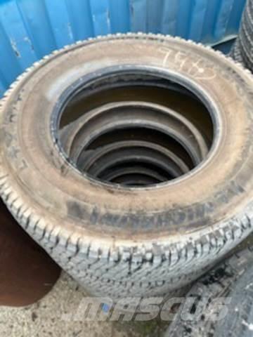 Michelin LTX 輪胎、車輪和輪圈