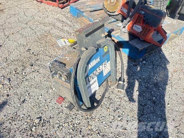 Miller CST-280 焊接機