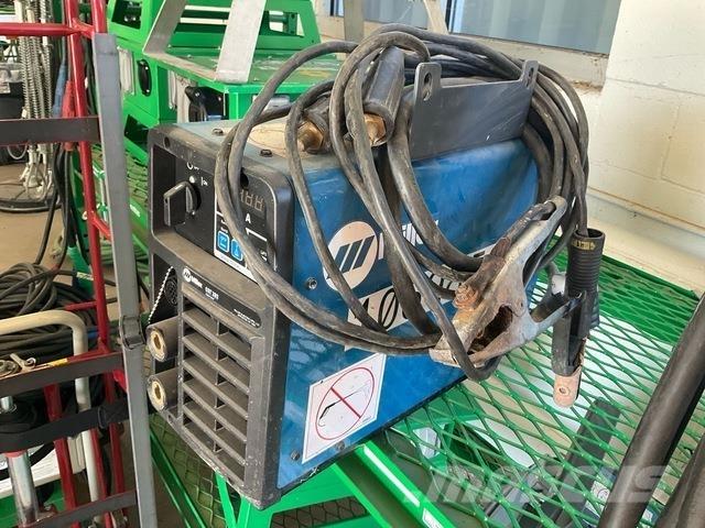 Miller CST282 焊接機