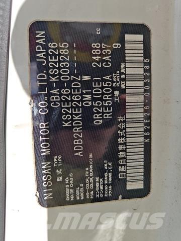 Nissan Caravan 迷你巴士