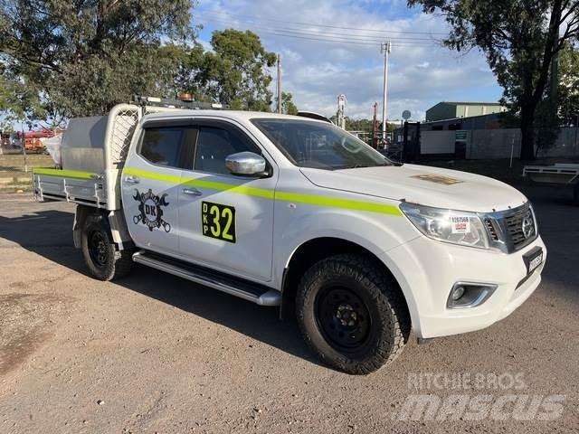 Nissan Navara 皮卡.傳統半斗卡車/側卸板