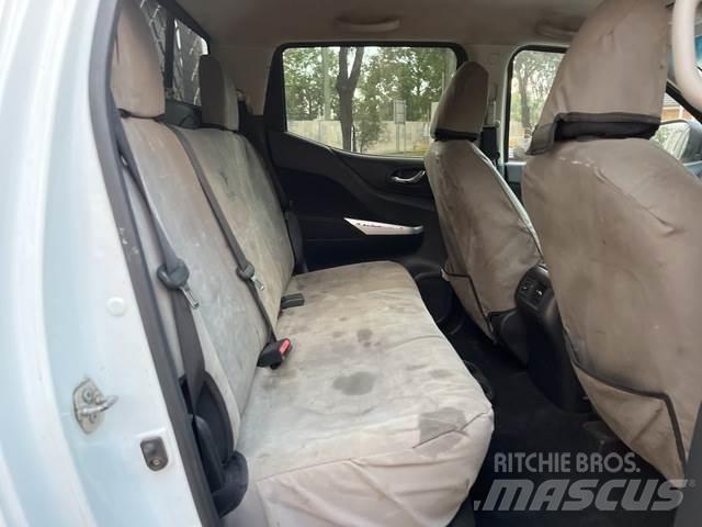 Nissan Navara 皮卡.傳統半斗卡車/側卸板