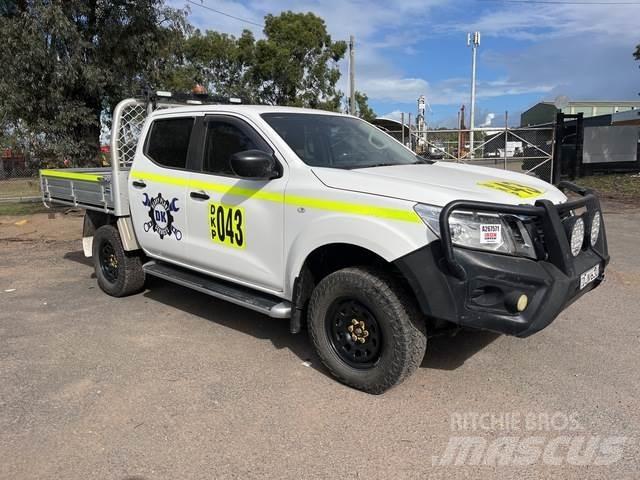Nissan Navara 皮卡.傳統半斗卡車/側卸板