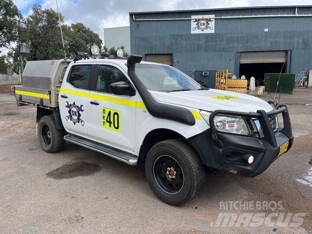 Nissan Navara 皮卡.傳統半斗卡車/側卸板