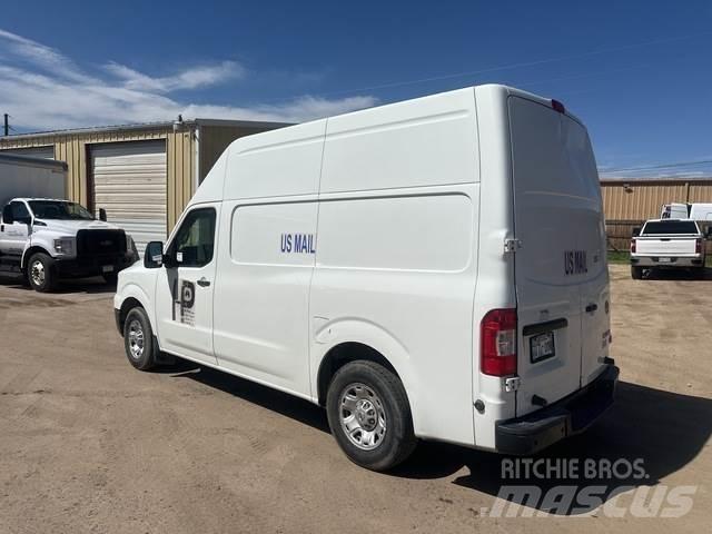 Nissan NV 廂式貨物運輸車