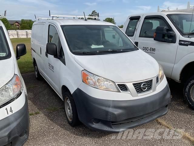 Nissan NV200 廂式貨物運輸車