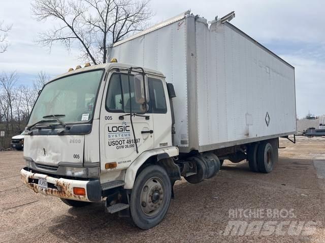Nissan UD2600 貨箱式卡車