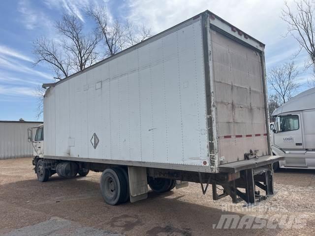 Nissan UD2600 貨箱式卡車