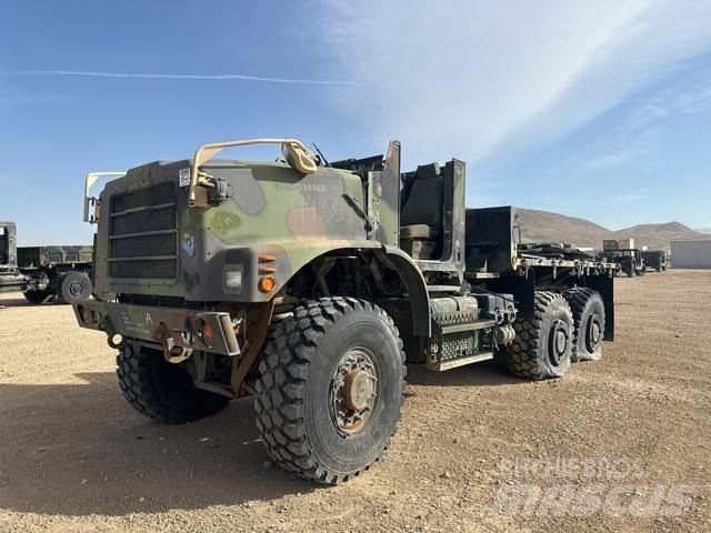 Oshkosh  貨箱式卡車