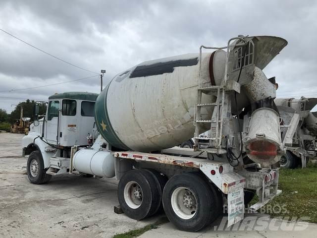 Oshkosh F2346 其他貨車