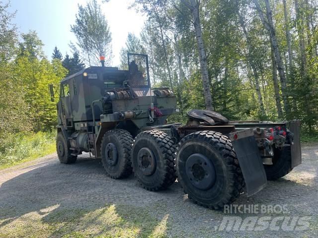 Oshkosh M1070 曳引機組件