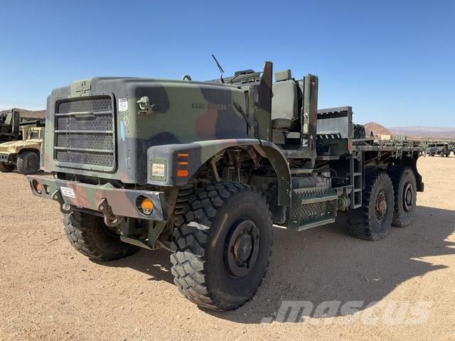 Oshkosh MTVR 貨箱式卡車