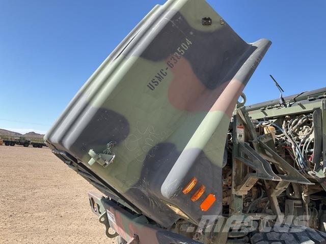 Oshkosh MTVR 貨箱式卡車