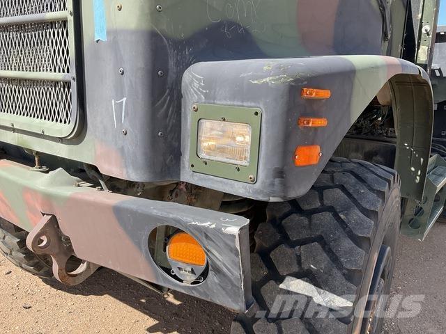 Oshkosh MTVR 貨箱式卡車