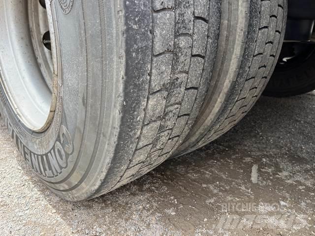 Peki  控溫式半拖車