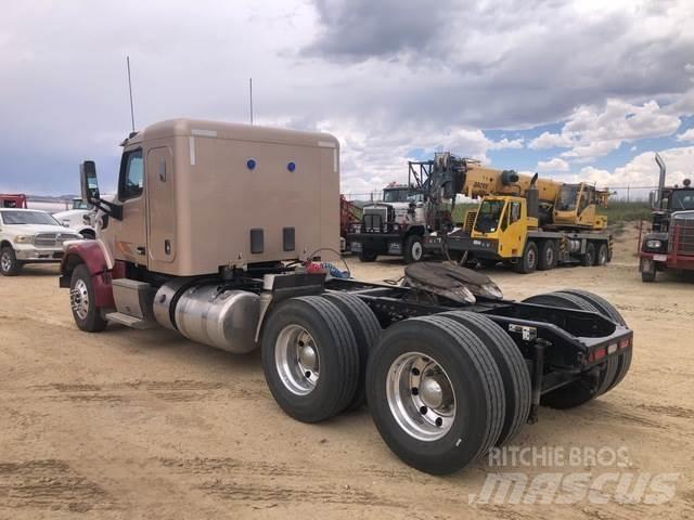 Peterbilt  曳引機組件