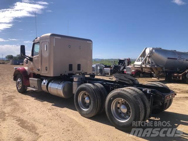 Peterbilt  曳引機組件