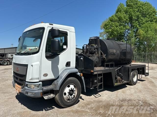 Peterbilt 220 其他貨車