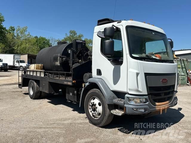 Peterbilt 220 其他貨車