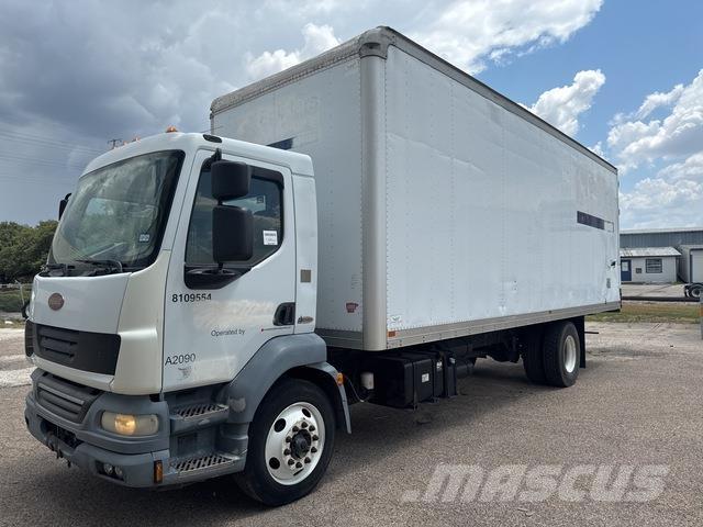 Peterbilt 220 貨箱式卡車