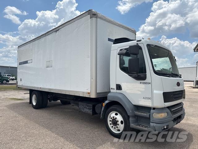 Peterbilt 220 貨箱式卡車
