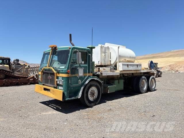 Peterbilt 320 運油車