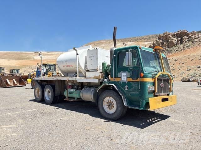 Peterbilt 320 運油車