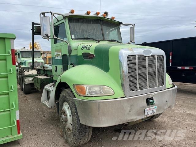Peterbilt 330 吊鉤式起重車