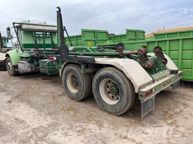 Peterbilt 330 吊鉤式起重車