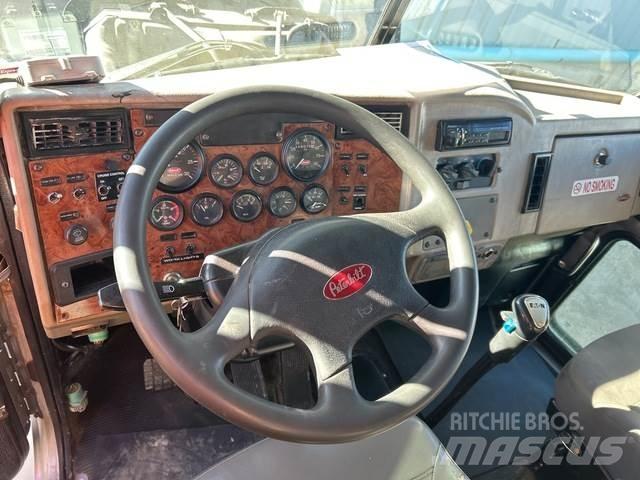 Peterbilt 335 運油車
