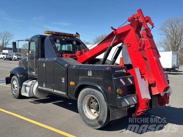 Peterbilt 335 救援車