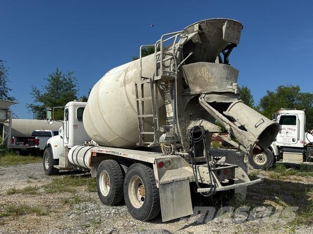 Peterbilt 335 其他貨車
