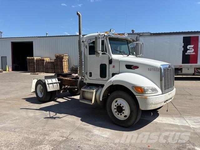 Peterbilt 335 曳引機組件